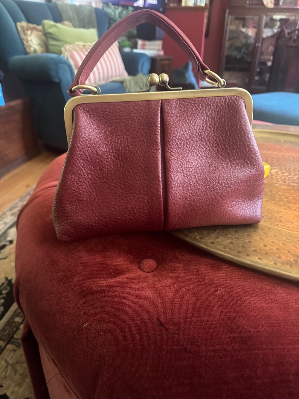 Classic Kiss-Lock Mini Top-Handle Bag in Burgundy Red Leather